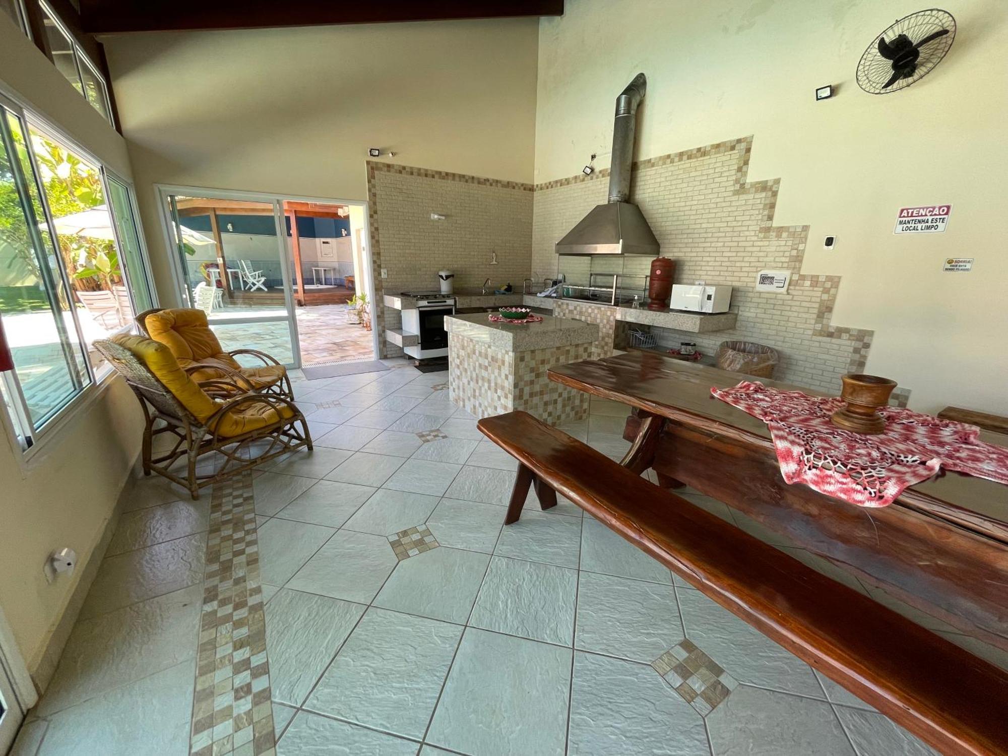 Acomodação com café da manhã  Recanto Divino - Pe Na Areia - Quartos Host Guarujá